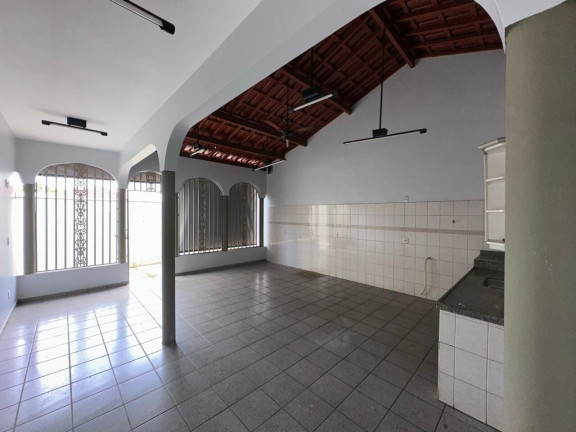 Imagem Casa com 3 Quartos à Venda, 373 m² em Setor Central - Goiânia