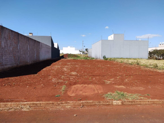 Terreno à Venda, 270 m² em Jardim Interlagos I - Arapongas
