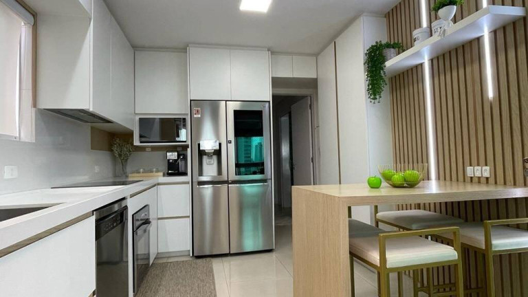 Imagem Apartamento com 3 Quartos à Venda, 140 m² em Centro - Balneário Camboriú Imagem Apartamento com 3 Quartos à Venda, 140 m² em Centro - Balneário Camboriú