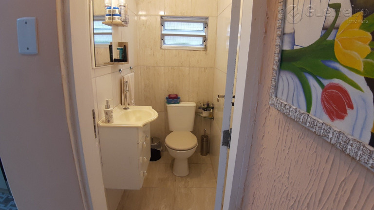 Imagem Casa com 8 Quartos à Venda, 190 m² em Agronômica - Florianópolis Imagem Casa com 8 Quartos à Venda, 190 m² em Agronômica - Florianópolis