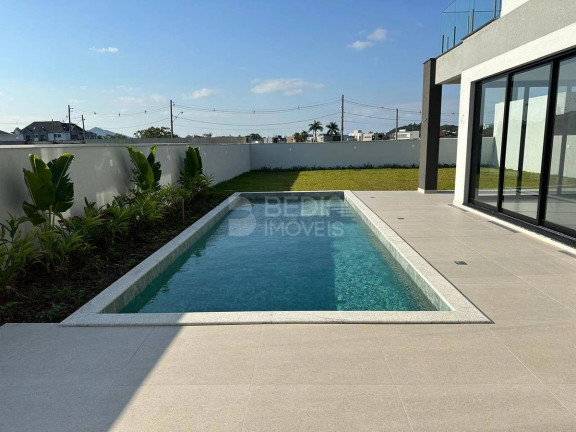 Imagem Casa com 4 Quartos à Venda, 380 m² em Santa Regina - Camboriú Imagem Casa com 4 Quartos à Venda, 380 m² em Santa Regina - Camboriú