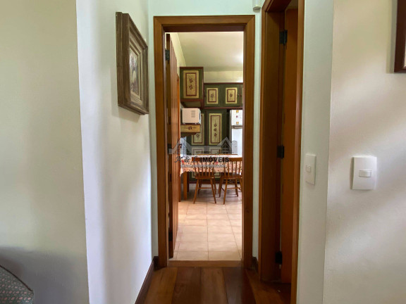 Imagem Casa com 3 Quartos à Venda, 228 m² em Jardim Belvedere - Campos Do Jordão