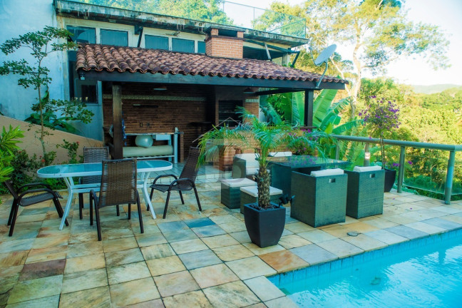 Imagem Casa com 5 Quartos à Venda, 435 m² em Itaipu - Niterói Imagem Casa com 5 Quartos à Venda, 435 m² em Itaipu - Niterói