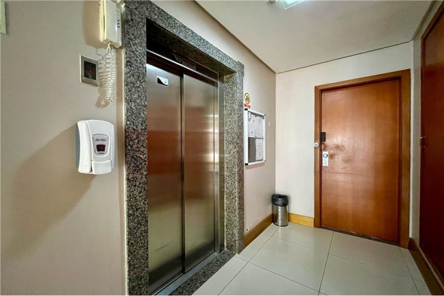 Imagem Imóvel com 3 Quartos à Venda, em Cristo Redentor - Porto Alegre Imagem Imóvel com 3 Quartos à Venda, em Cristo Redentor - Porto Alegre