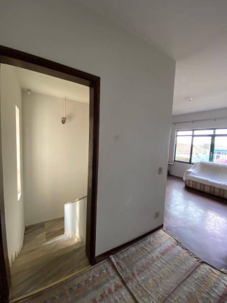 Imagem Casa com 3 Quartos à Venda, 330 m² em Botucatu
