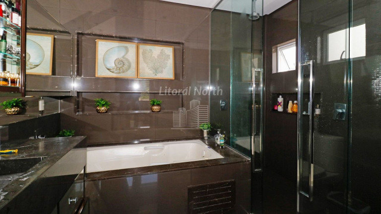 Imagem Apartamento com 3 Quartos à Venda, 235 m² em Pioneiros - Balneário Camboriú Imagem Apartamento com 3 Quartos à Venda, 235 m² em Pioneiros - Balneário Camboriú