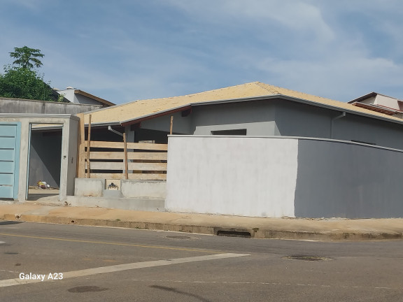 Casa com 3 Quartos à Venda,  em Santa Rita - Pouso Alegre