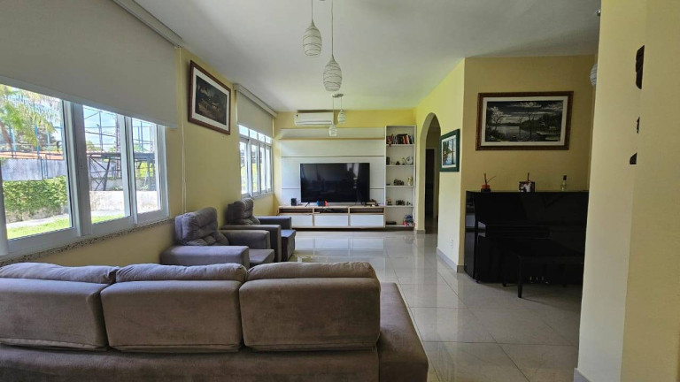 Imagem Casa com 4 Quartos à Venda, 1.600 m² em Flores - Manaus Imagem Casa com 4 Quartos à Venda, 1.600 m² em Flores - Manaus