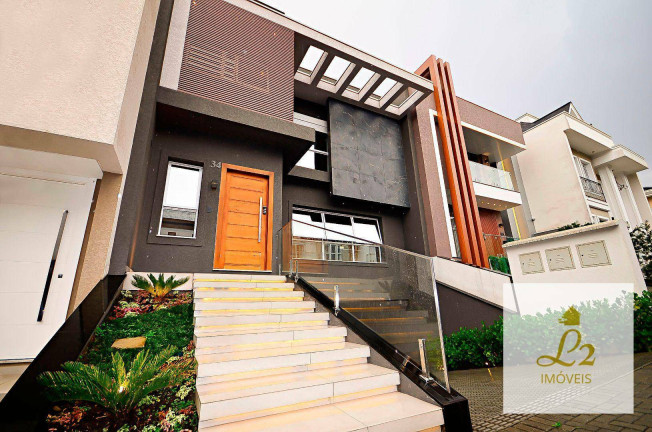 Casa com 3 Quartos à Venda, 325 m² em Uberaba - Curitiba