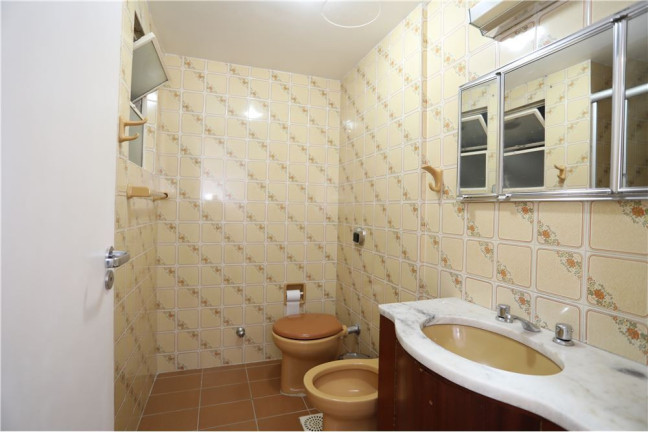 Imagem Imóvel com 2 Quartos à Venda, em Mont Serrat - Porto Alegre Imagem Imóvel com 2 Quartos à Venda, em Mont Serrat - Porto Alegre