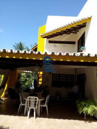 Imagem Casa com 4 Quartos à Venda, 340 m² em Busca Vida - Camaçari
