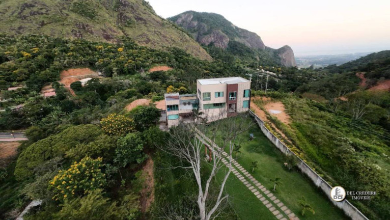 Imagem Casa com 3 Quartos à Venda, 300 m² Imagem Casa com 3 Quartos à Venda, 300 m²