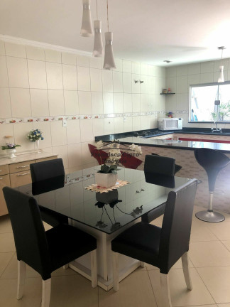 Imagem Sobrado com 3 Quartos à Venda, 300 m² em Vila Dos Comerciarios - Guaratinguetá Imagem Sobrado com 3 Quartos à Venda, 300 m² em Vila Dos Comerciarios - Guaratinguetá