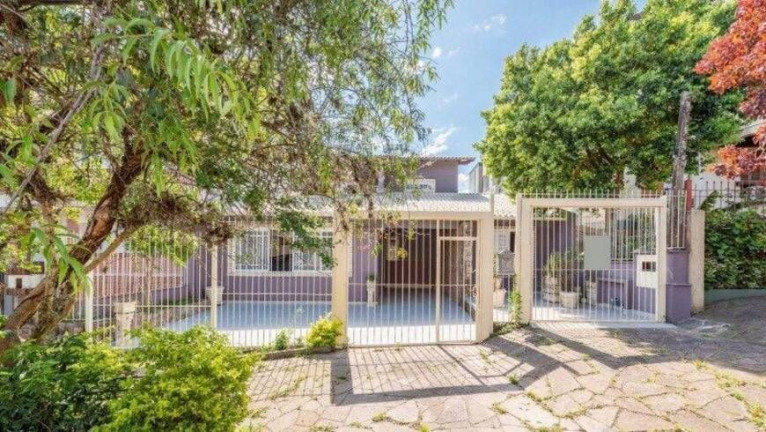 Casa com 4 Quartos à Venda, 280 m² em Vila Assunção - Porto Alegre