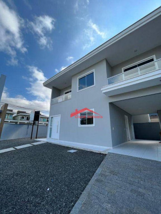 Sobrado com 3 Quartos à Venda, 166 m² em América - Joinville
