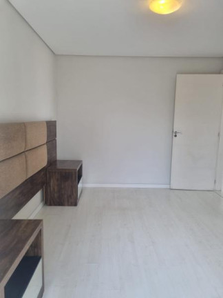 Imagem Sobrado com 3 Quartos para Alugar,  em Bairro Alto - Curitiba