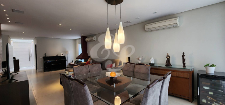 Imagem Casa de Condomínio com 4 Quartos à Venda, 270 m² em Alphaville - Santana De Parnaíba Imagem Casa de Condomínio com 4 Quartos à Venda, 270 m² em Alphaville - Santana De Parnaíba
