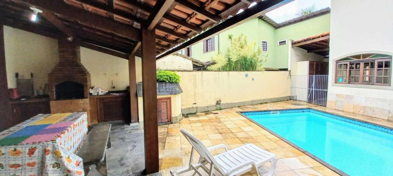 Imagem Casa com 4 Quartos à Venda, 350 m² em Anil - Rio De Janeiro Imagem Casa com 4 Quartos à Venda, 350 m² em Anil - Rio De Janeiro