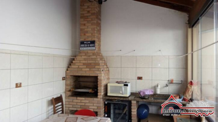 Imagem Casa com 4 Quartos à Venda, 338 m² em Jardim Santa Maria - Jacareí Imagem Casa com 4 Quartos à Venda, 338 m² em Jardim Santa Maria - Jacareí