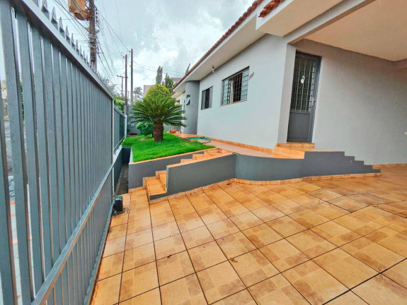 Casa com 3 Quartos à Venda, 225 m² em Conjunto Padre Bernardo Merckel - Arapongas