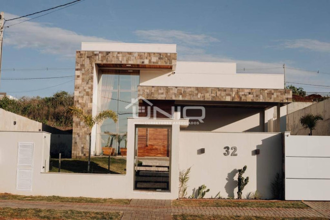 Imagem Casa com 3 Quartos à Venda, 202 m² em Parzianello - Pato Branco