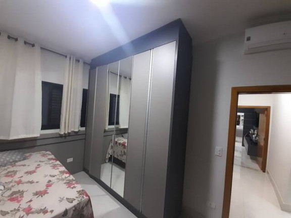 Imagem Casa com 3 Quartos à Venda, 250 m² em Taubaté Imagem Casa com 3 Quartos à Venda, 250 m² em Taubaté
