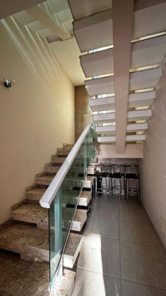 Imagem Sobrado com 3 Quartos à Venda, 316 m² em Jardim Vila Galvão - Guarulhos Imagem Sobrado com 3 Quartos à Venda, 316 m² em Jardim Vila Galvão - Guarulhos