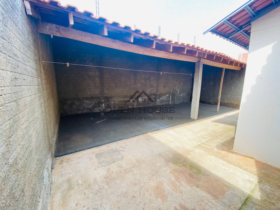 Imagem Casa com 2 Quartos à Venda, 52 m² em Botucatu