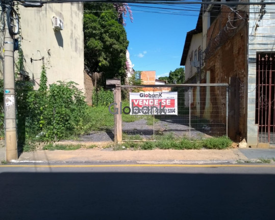 Terreno à Venda, 488 m² em Centro - Montes Claros