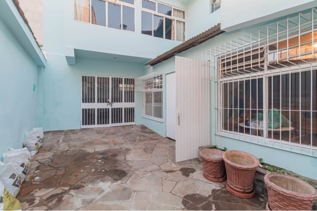 Imagem Casa com 6 Quartos à Venda, 190 m² em Santana - Porto Alegre