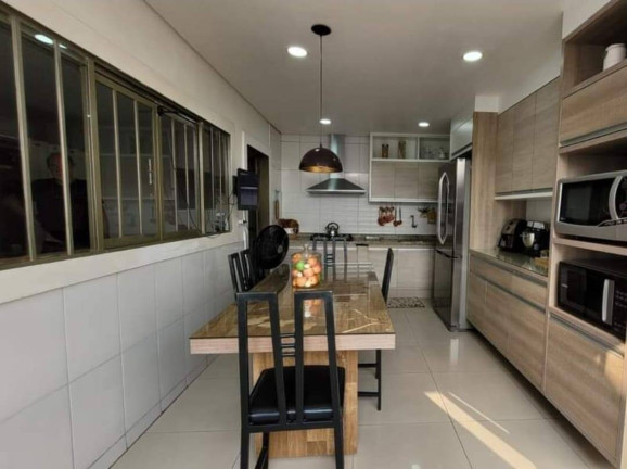Imagem Casa com 3 Quartos à Venda, 200 m² em Cuiabá Imagem Casa com 3 Quartos à Venda, 200 m² em Cuiabá