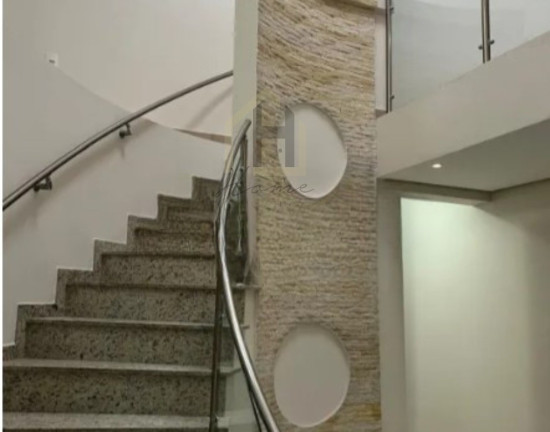 Imagem Casa com 4 Quartos à Venda, 264 m² em Vila Pires - Santo André