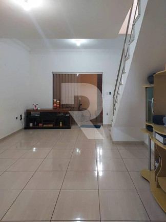 Imóvel com 2 Quartos à Venda, 