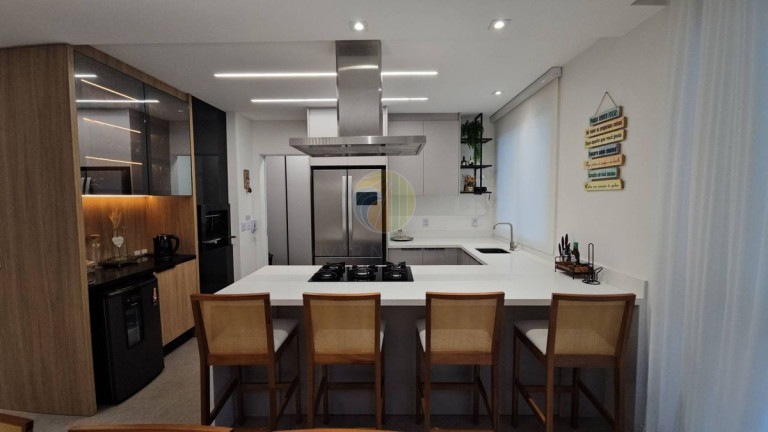 Imagem Apartamento com 4 Quartos à Venda, 142 m² em Centro - Balneário Camboriú Imagem Apartamento com 4 Quartos à Venda, 142 m² em Centro - Balneário Camboriú