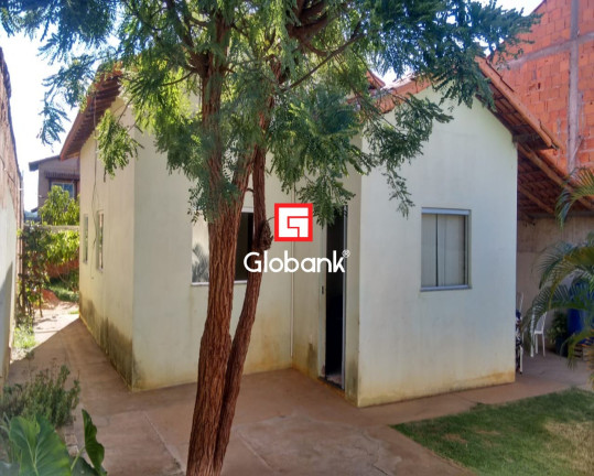 Imagem Casa com 3 Quartos à Venda, 360 m² em Santo Amaro - Montes Claros