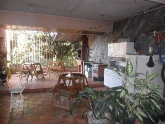 Imagem Casa com 7 Quartos à Venda, 400 m² em Camargos - Belo Horizonte