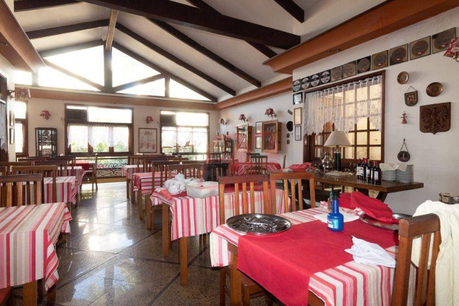 Imagem Casa com 3 Quartos à Venda, 272 m² em Santa Cecília - Porto Alegre Imagem Casa com 3 Quartos à Venda, 272 m² em Santa Cecília - Porto Alegre