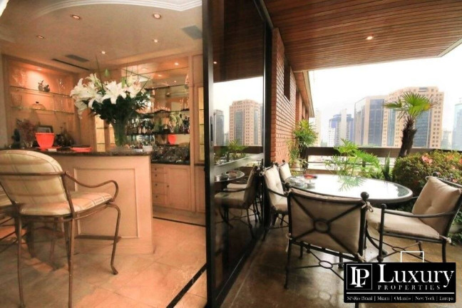 Imagem Apartamento com 4 Quartos à Venda, 335 m² em Itaim Bibi - São Paulo