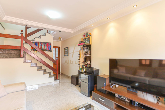 Imagem Casa com 3 Quartos à Venda, 243 m² em Umuarama - Osasco