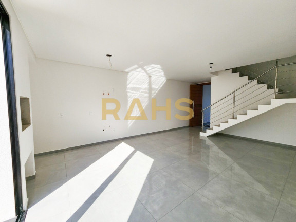 Imagem Casa com 3 Quartos à Venda, 131 m² em Saguaçu - Joinville Imagem Casa com 3 Quartos à Venda, 131 m² em Saguaçu - Joinville