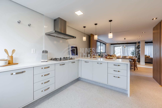 Imagem Casa com 4 Quartos à Venda, 350 m² em Embaré - Santos