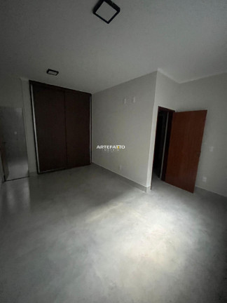 Imagem Casa com 3 Quartos à Venda, 200 m²