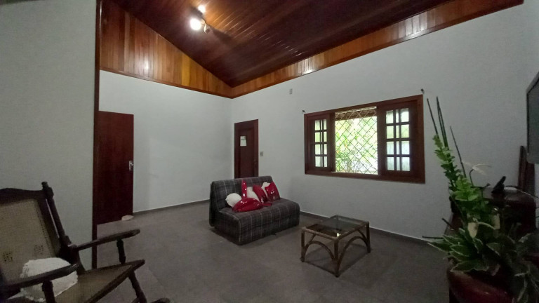 Imagem Chácara com 4 Quartos à Venda, 5.400 m² em Vila Areao - Taubaté