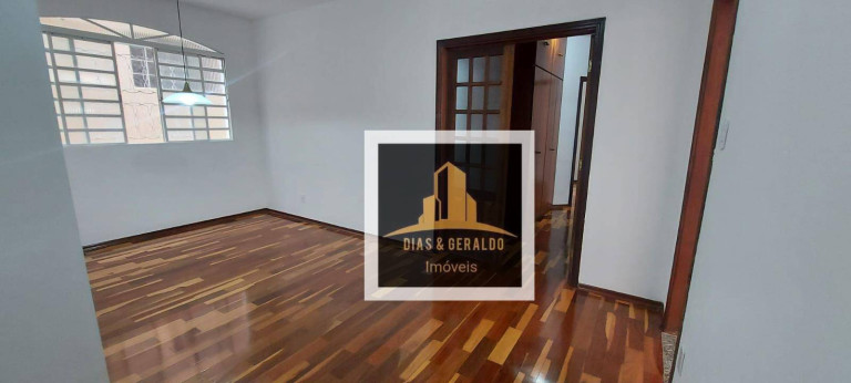 Imagem Casa com 3 Quartos à Venda, 206 m² em Bosque Dos Eucaliptos - São José Dos Campos Imagem Casa com 3 Quartos à Venda, 206 m² em Bosque Dos Eucaliptos - São José Dos Campos