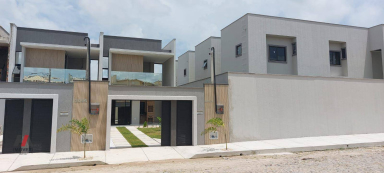 Casa com 4 Quartos à Venda, 150 m² em Sapiranga - Fortaleza