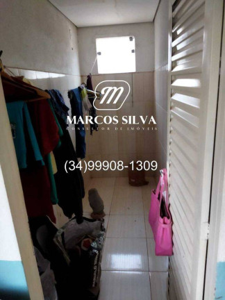 Imagem Casa com 4 Quartos à Venda, 300 m² em Segismundo Pereira - Uberlândia