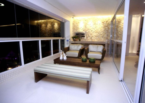Imagem Apartamento com 4 Quartos à Venda, 223 m²