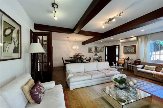 Imagem Casa com 3 Quartos à Venda, 300 m² em Jardim Carvalho - Porto Alegre Imagem Casa com 3 Quartos à Venda, 300 m² em Jardim Carvalho - Porto Alegre