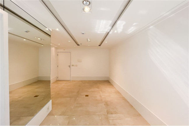 Imagem Sala Comercial à Venda, em Aclimação - São Paulo Imagem Sala Comercial à Venda, em Aclimação - São Paulo