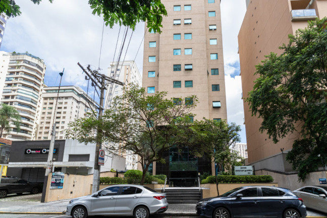 Sala Comercial à Venda, 30 m² em Moema - São Paulo